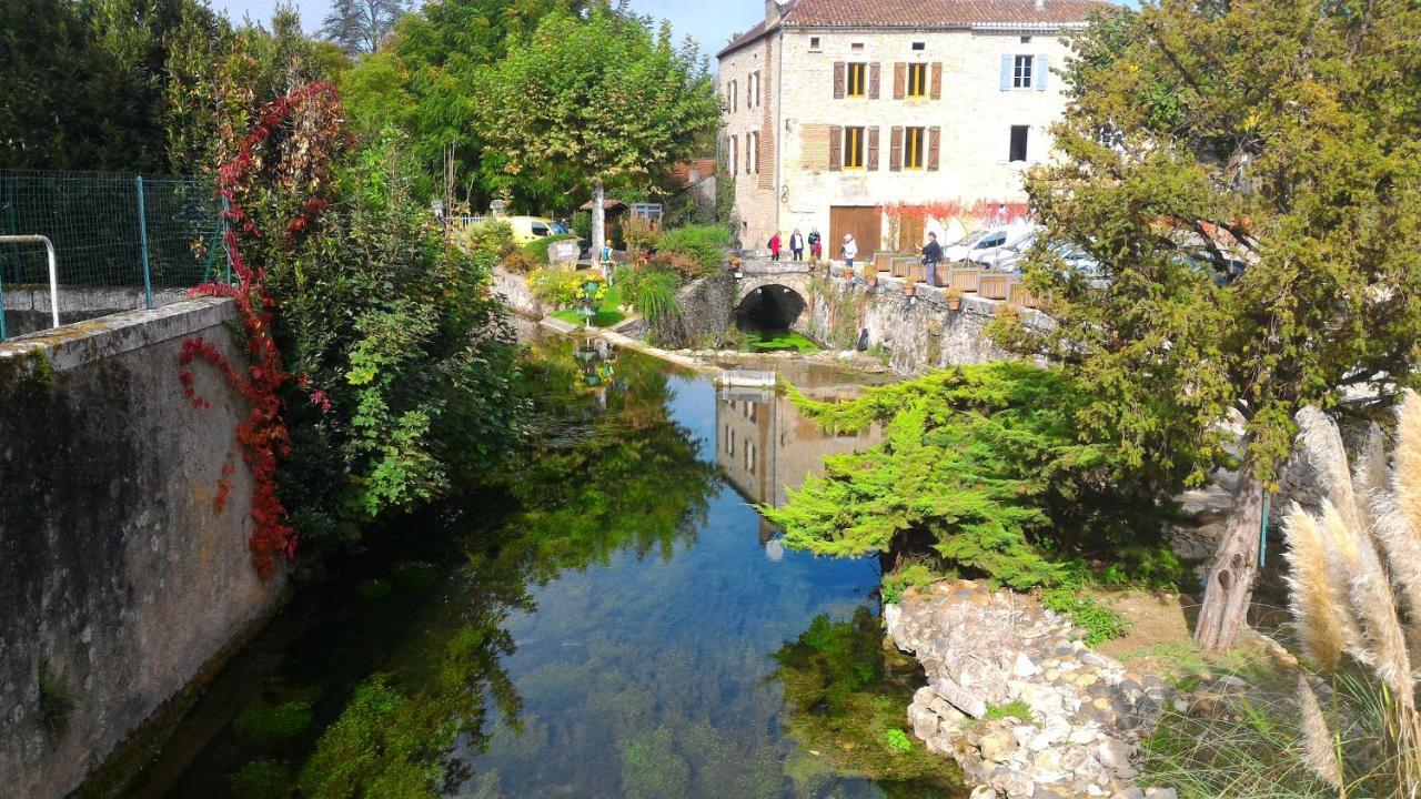 Maison Sur Le Lot Saint-Vincent-Rive-dʼOlt Eksteriør billede
