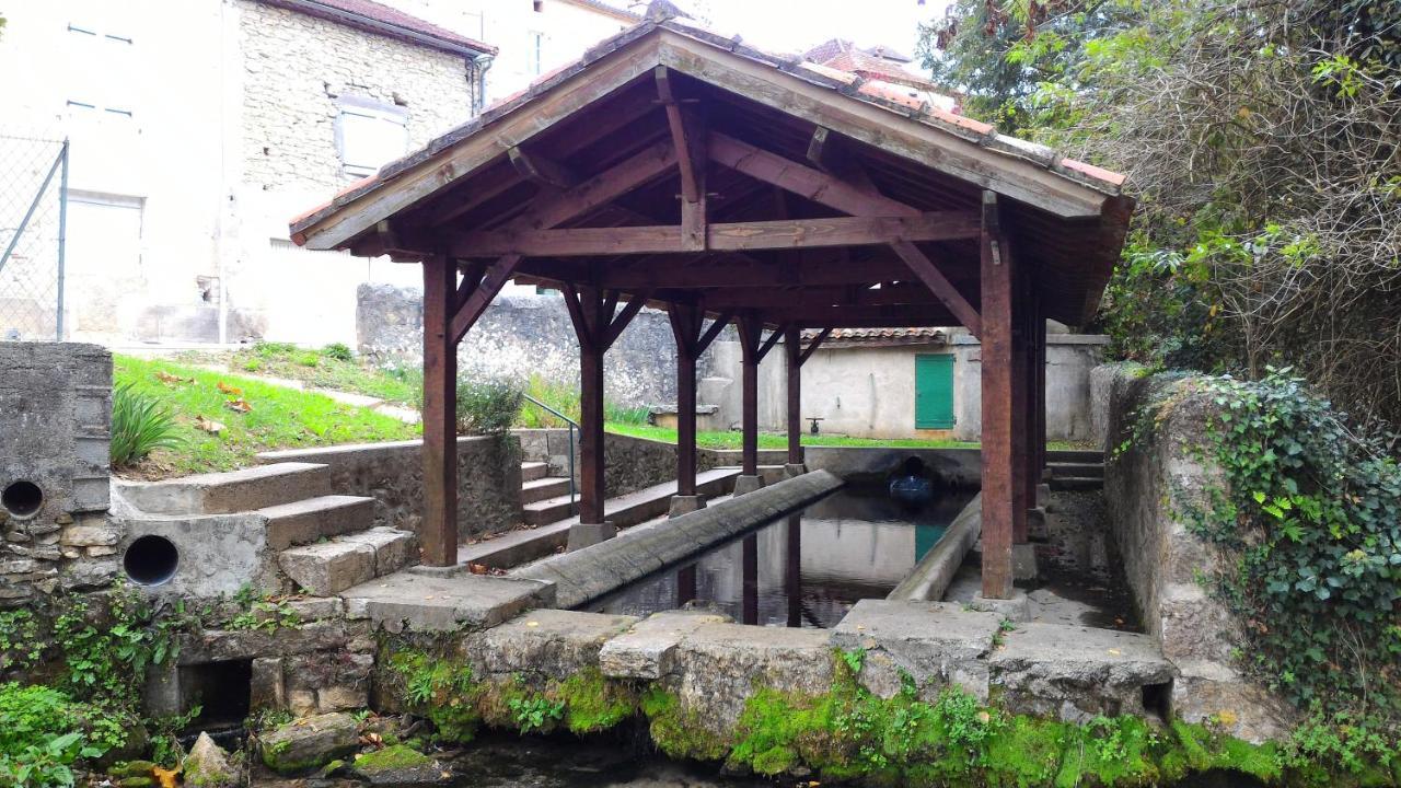 Maison Sur Le Lot Saint-Vincent-Rive-dʼOlt Eksteriør billede